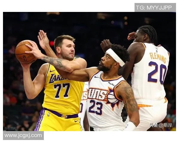 雷霆与湖人季后赛对决回顾：经典时刻与精彩瞬间的交锋